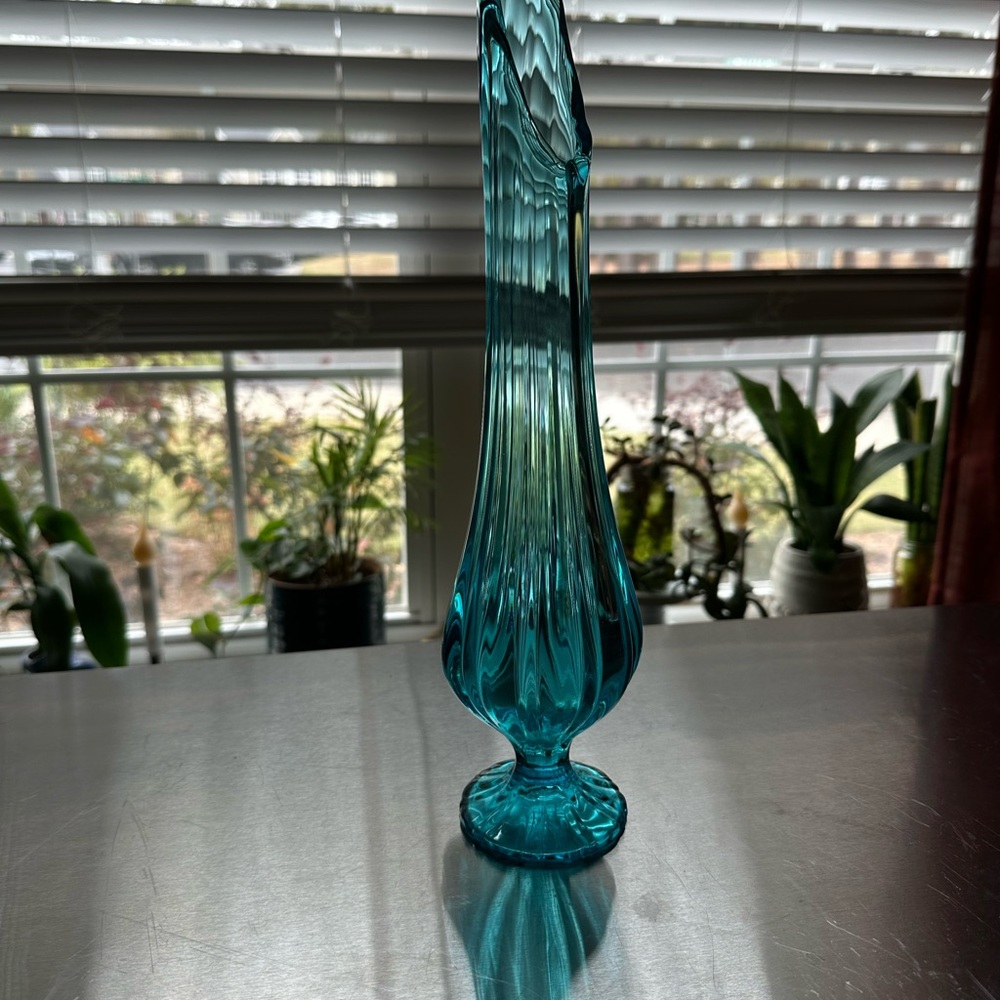 Elegant Blue L E Smith swung Vase